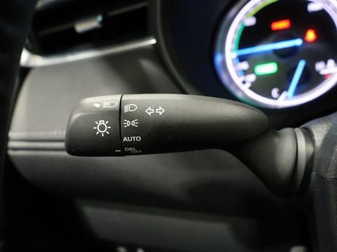 Used 2024 Toyota Venza LE AWD/4WD image 36