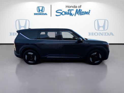 Used 2026 Kia EV9 Light image 8