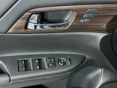 Used 2017 Honda Accord Touring image 18