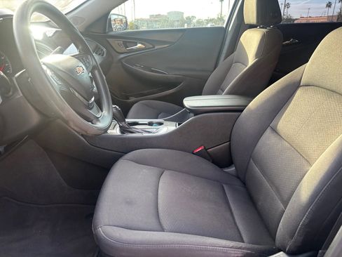 Used 2020 Chevrolet Malibu LT image 17