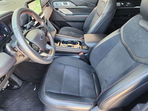 Used 2025 Ford Explorer ST AWD/4WD image 13