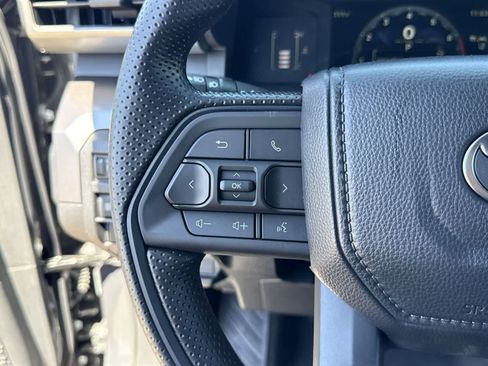 Used 2025 Toyota Tacoma SR5 AWD/4WD image 27