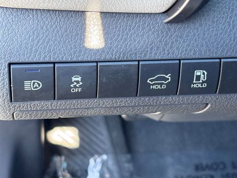 Used 2021 Toyota Camry SE w/ Convenience Package FWD image 22