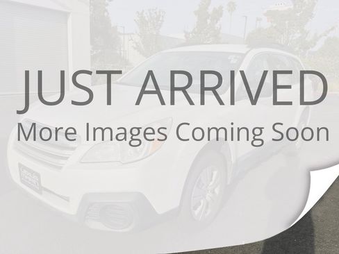 Used 2013 Subaru Outback 2.5i AWD/4WD image 2