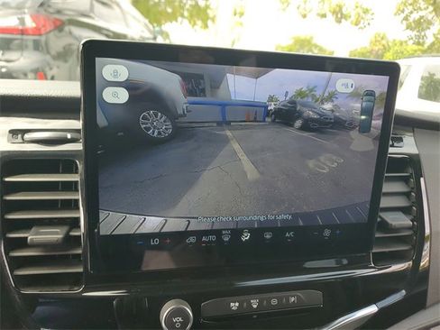 Used 2023 Ford Transit 350 XLT image 33