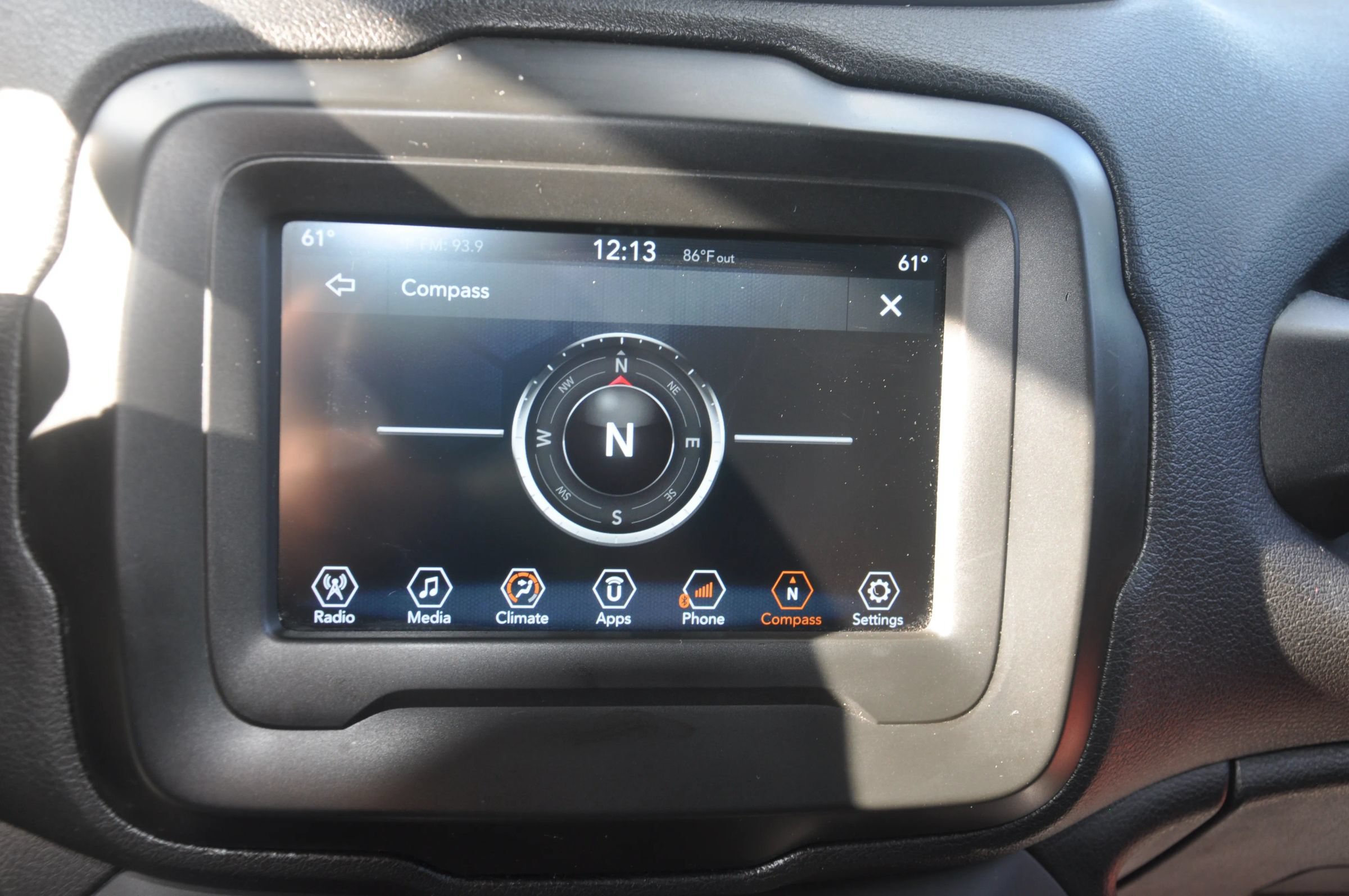 Used 2018 Jeep Renegade Trailhawk w/ Popular Equipment Group AWD/4WD image 36