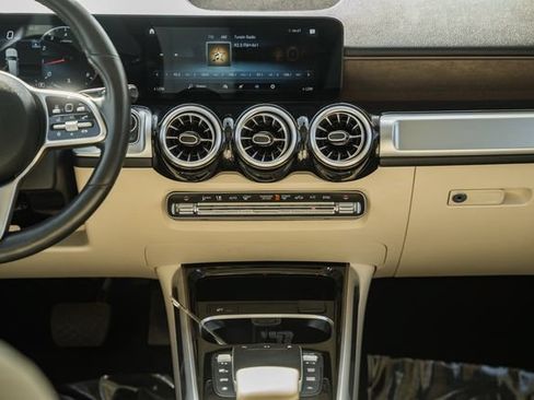 Certified 2022 Mercedes-Benz GLB 250 4MATIC image 21