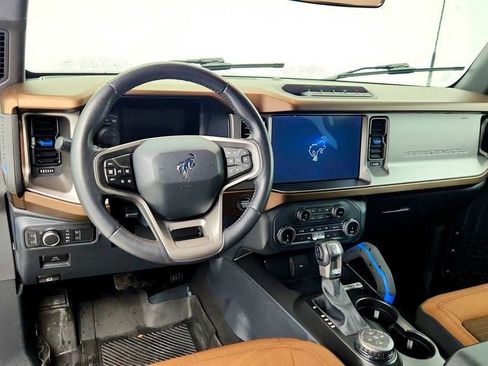 Used 2022 Ford Bronco Outer Banks w/ Sasquatch Package image 12