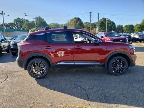 New 2026 Nissan Kicks SR w/ Cold Weather Package image 8