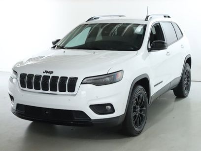 Used 2023 Jeep Cherokee Altitude Lux