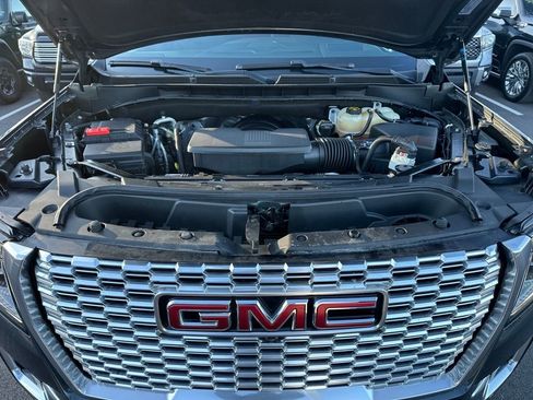 Used 2022 GMC Yukon XL Denali image 13
