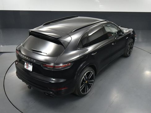 Used 2022 Porsche Cayenne Turbo S w/ Assistance Package image 61