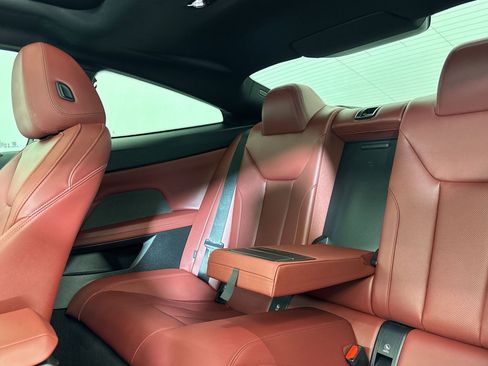 Used 2025 BMW 430i Coupe w/ M Sport Package image 32