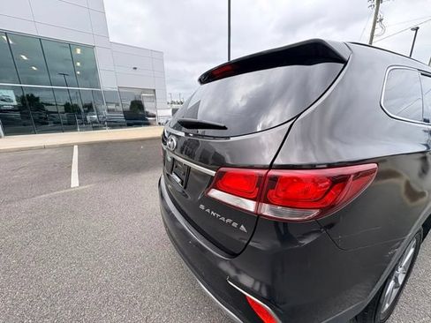 Used 2018 Hyundai Santa Fe SE AWD/4WD image 5