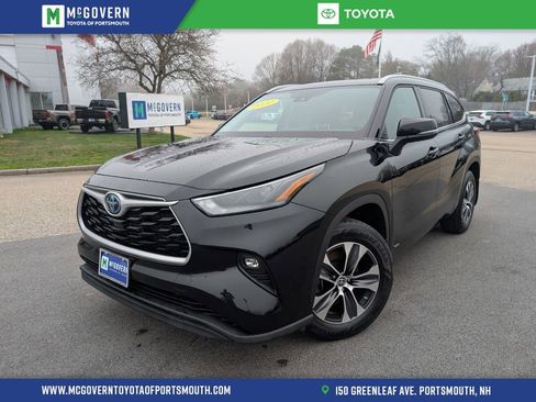 Used 2022 Toyota Highlander XLE AWD/4WD image 1