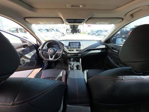 Used 2021 Nissan Altima 2.5 SR w/ SR Premium Package image 26