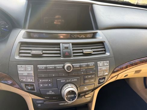 Used 2011 Honda Crosstour EX-L image 11