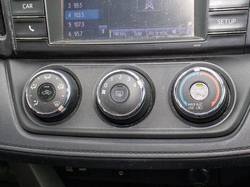 Used 2018 Toyota RAV4 LE image 21