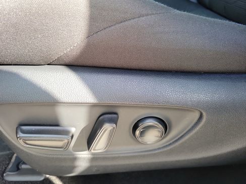 Used 2024 Toyota RAV4 SE image 12