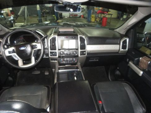 Used 2018 Ford F350 Lariat w/ Lariat Ultimate Package AWD/4WD image 43