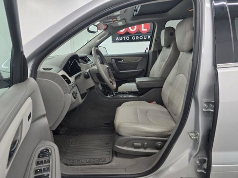 Used 2017 Chevrolet Traverse LT FWD image 11