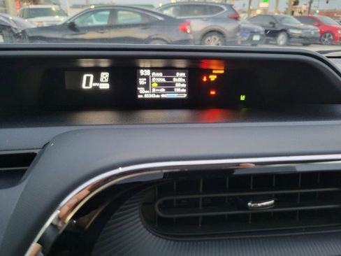 Used 2018 Toyota Prius C Two image 32