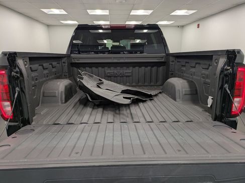 Used 2024 GMC Sierra 1500 Elevation w/ LPO, Elevation Black Package AWD/4WD image 25