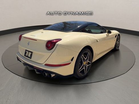 Used 2016 Ferrari California T image 10