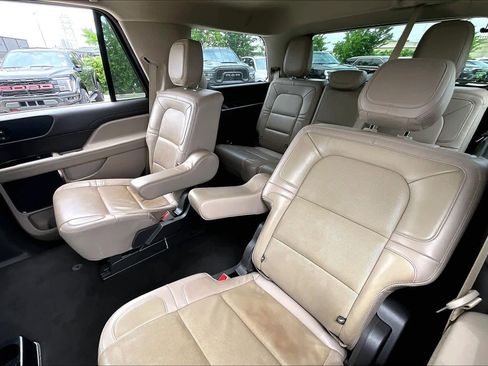Used 2023 Lincoln Navigator Reserve RWD image 19