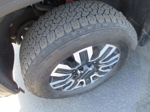 Used 2024 GMC Sierra 2500 Denali Ultimate AWD/4WD image 15