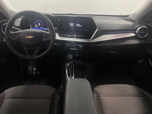 Used 2024 Chevrolet Trax LT FWD image 14