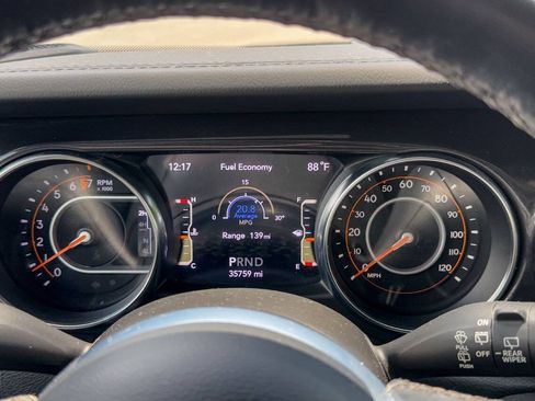 Used 2021 Jeep Wrangler Unlimited Sahara AWD/4WD image 32