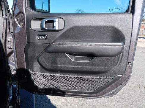 Used 2021 Jeep Wrangler Unlimited Sahara AWD/4WD image 41