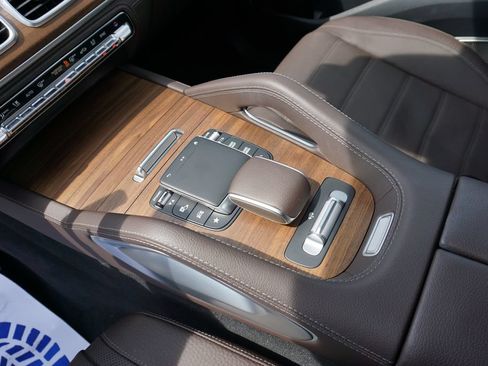 Certified 2023 Mercedes-Benz GLS 580 4MATIC image 37