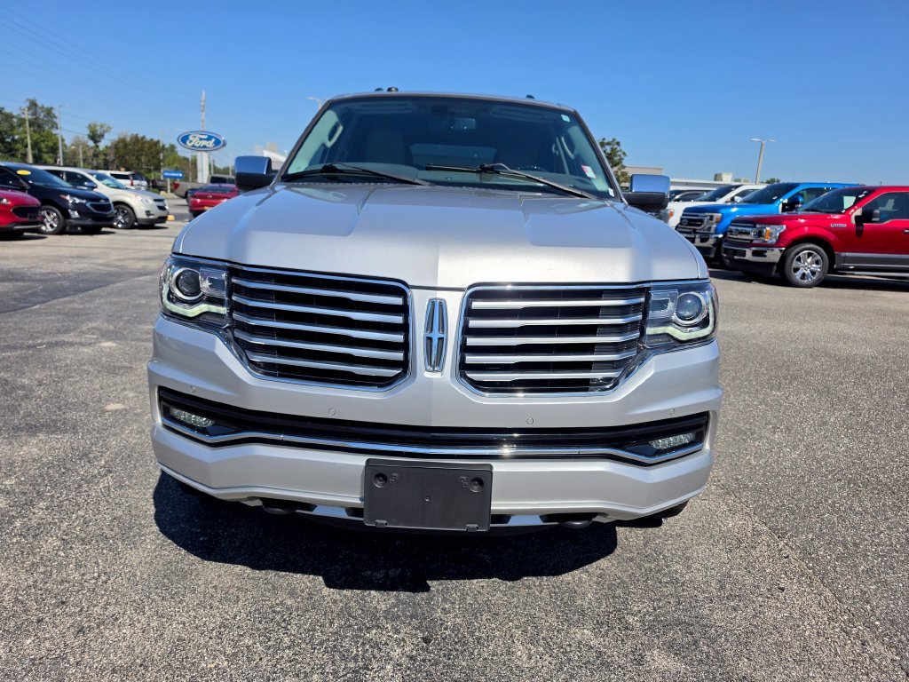 Used 2017 Lincoln Navigator Select RWD image 6