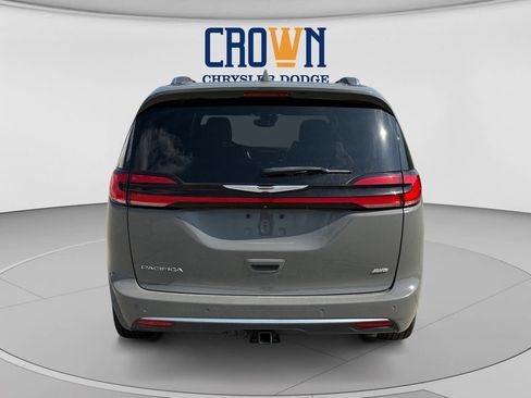 Used 2022 Chrysler Pacifica Pinnacle AWD/4WD image 4