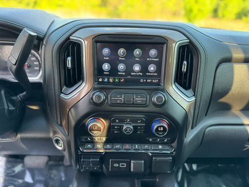 Used 2021 Chevrolet Silverado 1500 High Country w/ Technology Package AWD/4WD image 18