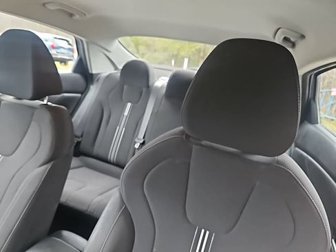 Used 2023 Hyundai Elantra SEL w/ Convenience Package image 16