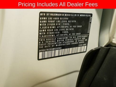 Used 2025 Volkswagen Taos SE AWD/4WD image 19
