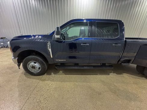 Used 2024 Ford F350 XLT image 2