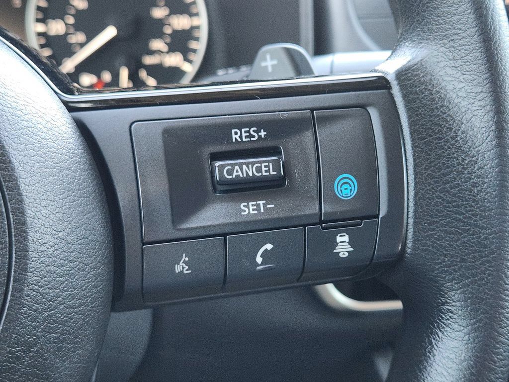 Used 2022 Nissan Rogue SV FWD image 32