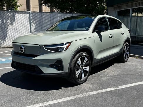 Used 2023 Volvo C40 P8 Recharge Plus w/ Climate Package AWD/4WD image 3