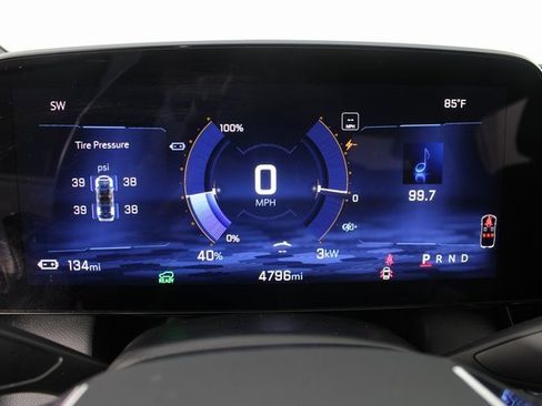 Used 2024 Chevrolet Equinox EV LT image 13