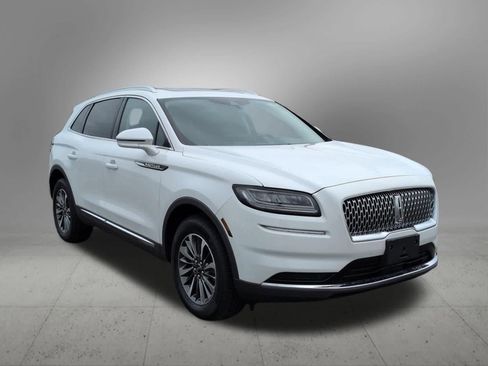 Used 2023 Lincoln Nautilus Reserve AWD/4WD image 8