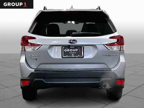Certified 2022 Subaru Forester Limited image 4
