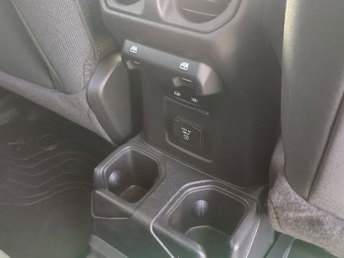 Used 2023 Jeep Gladiator Willys image 20