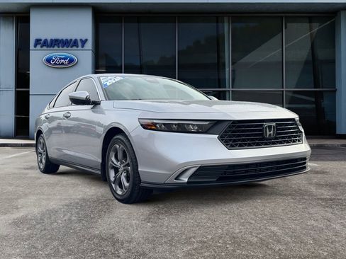Used 2024 Honda Accord EX image 3