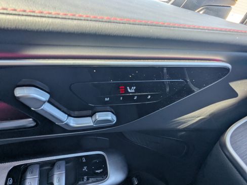 Used 2025 Mercedes-Benz GLC 43 AMG AMG GLC 43 image 40