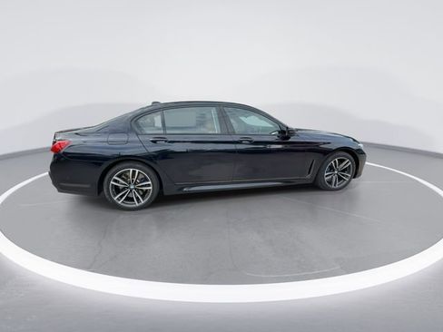Used 2020 BMW 750i xDrive AWD/4WD image 8