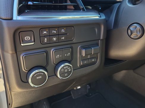 New 2026 Chevrolet Tahoe Premier w/ Sun And Tow Package RWD image 17